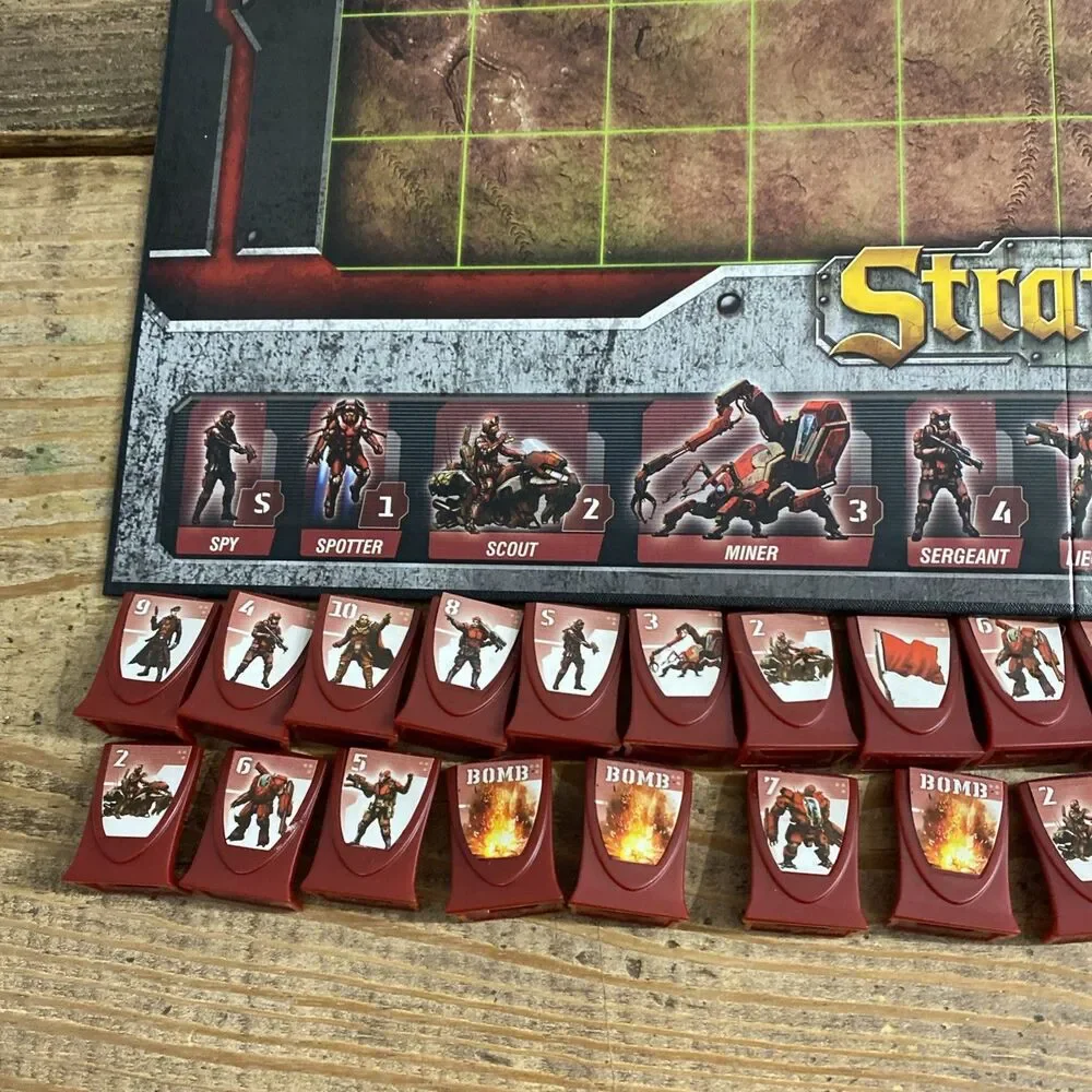 STRATEGO Sci Fi Edition Battlefield Strategy Board Game Same Day Shipping!